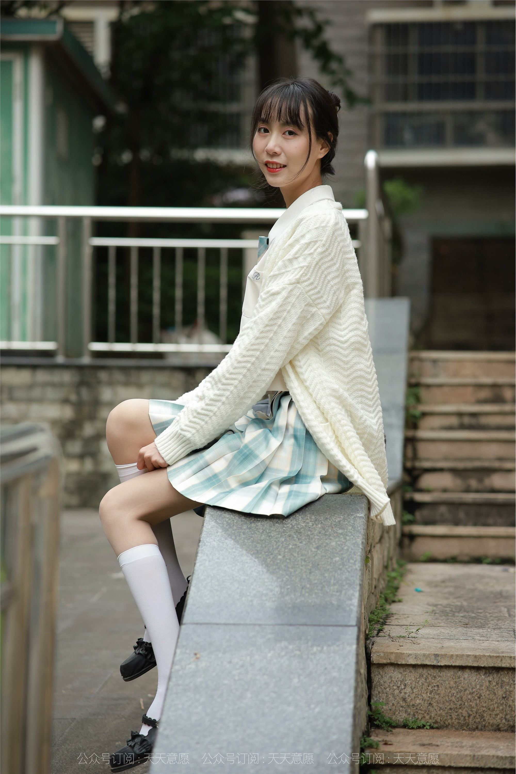 IESS异思趣向  2021.11.02 丝享家963：团团《长腿JK装》